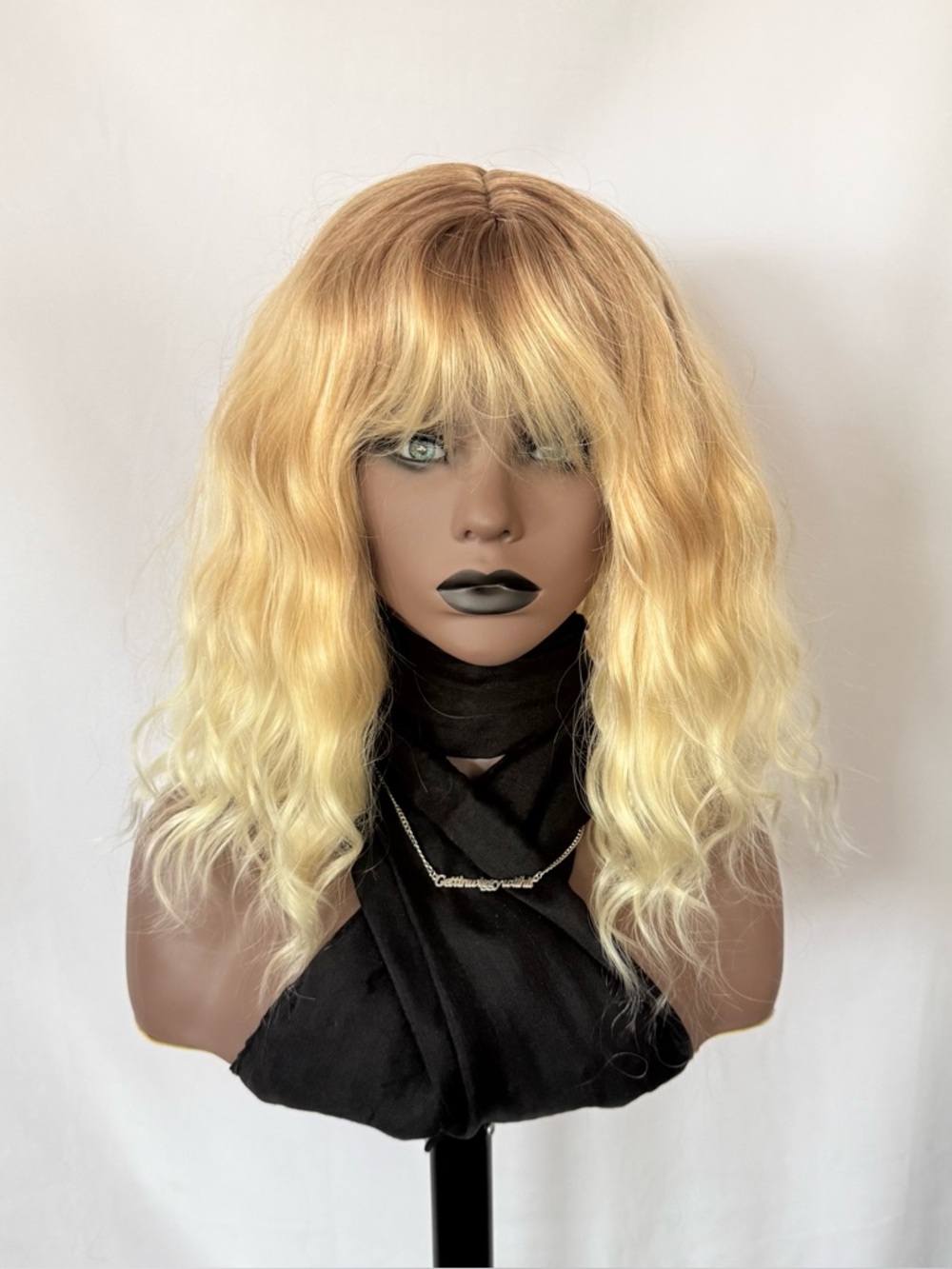 Effortless Event Ready Ombré Blonde Synthetic Wig w Bangs 💛NO FURTHER DISCOUNT🤎